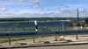 Zwischen der A 36 und dem Ort Westerhausen (Hintergrund) entsteht ein Solarpark. Die Metallkonstruktionen für die PV-Module stehen schon.