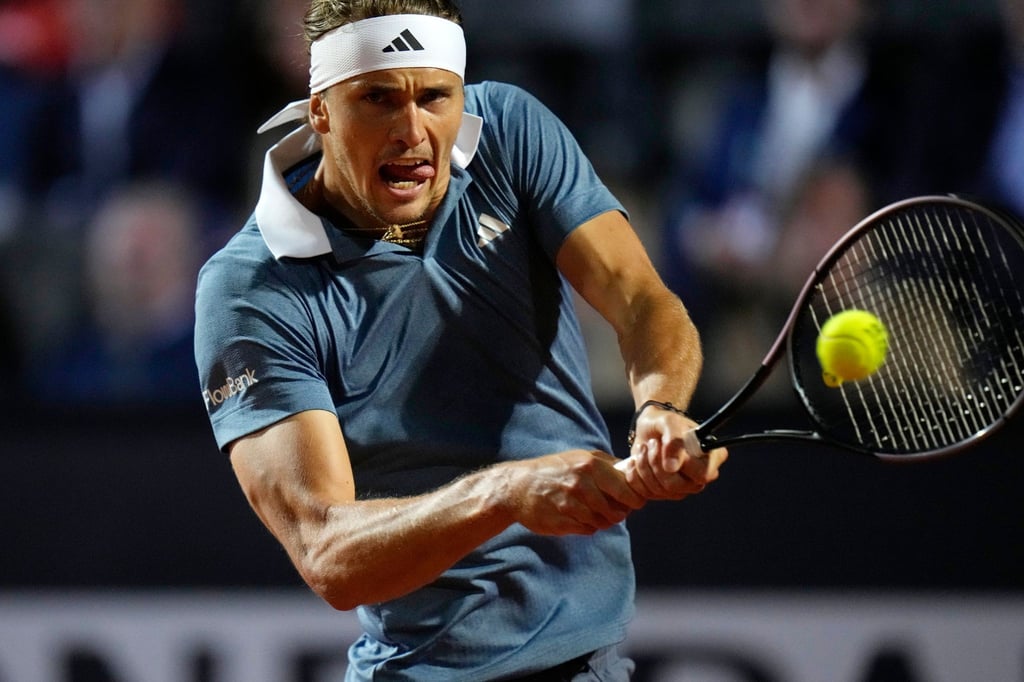 Hat sich im Achtelfinale von Rom mit 6:2, 6:7 (11:13) und 6:1 gegen den Bulgaren Grigor Dimitrow durchgesetzt: Alexander Zverev.