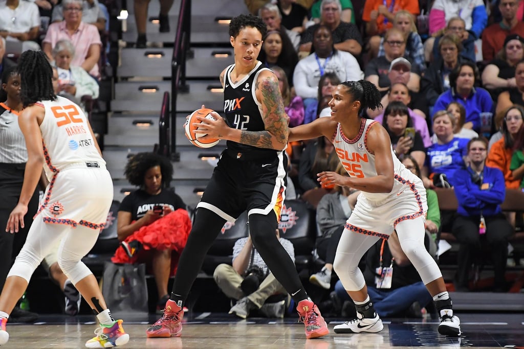 Wegen eines gebrochenen Zehs wird Brittney Griner (M) Phoenix Mercury zum Saisonauftakt der WNBA fehlen.