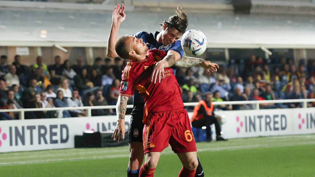 Kehrt Angelino (im roten Trikot) nach Leipzig zurück? Die Zeichen stehen auf Verkauf