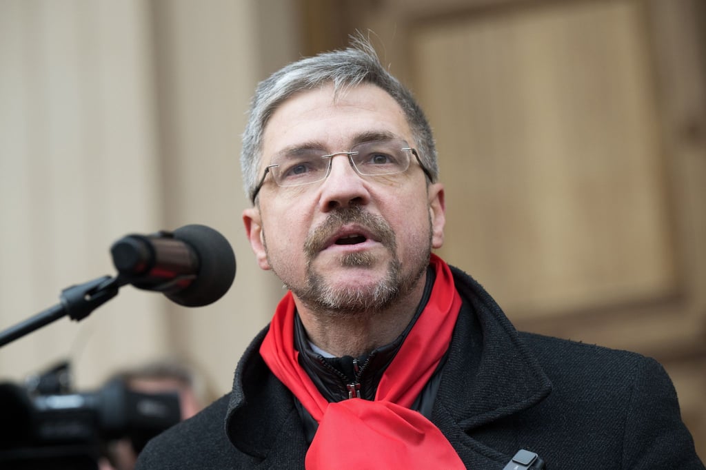 Mike Schubert (SPD), Oberbürgermeister von Potsdam, spricht.