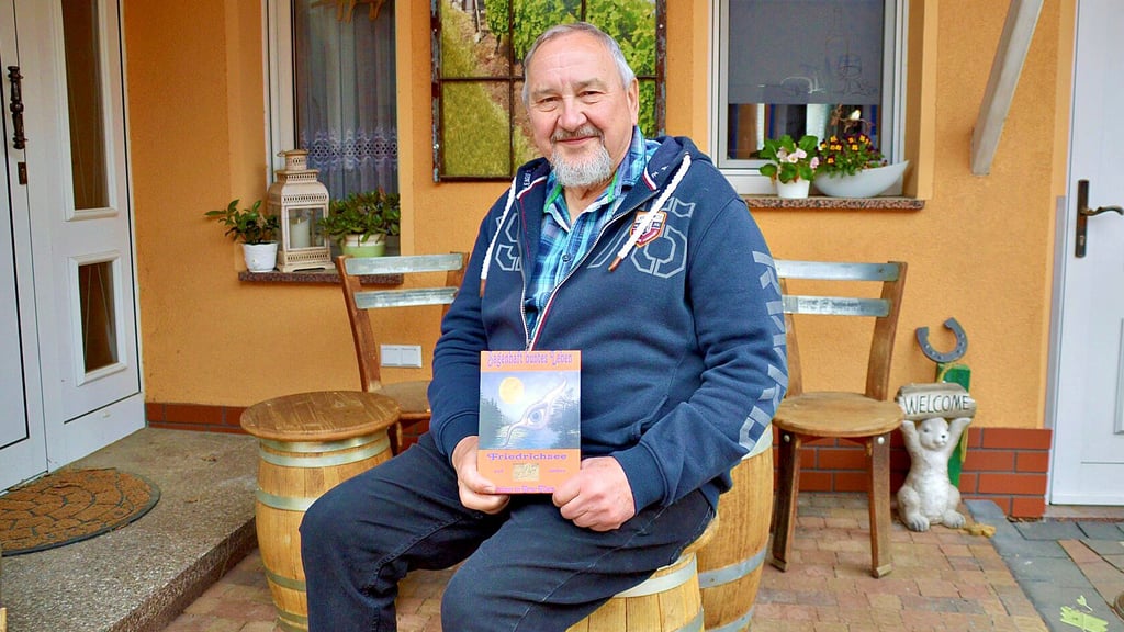 Werner Wilhelm Bauske hat sein erstes Buch „Sagenhaft buntes Leben“ veröffentlicht. Dieses umfasst auf 156 Seiten Gedichte, Sprüche und Kurzgeschichten.