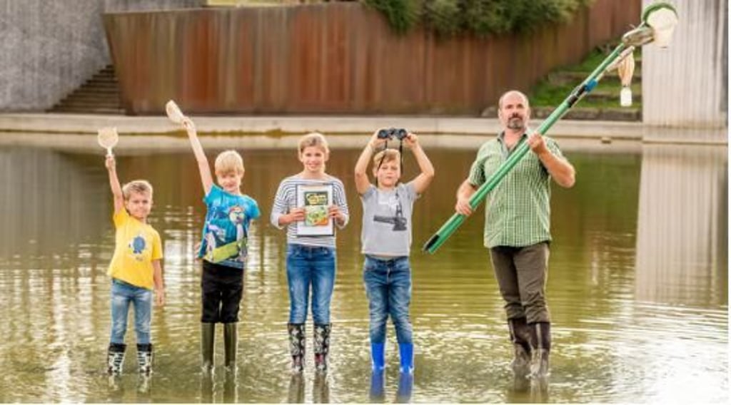 Im Elbauenpark sind Kinder den Fischen auf der Spur.