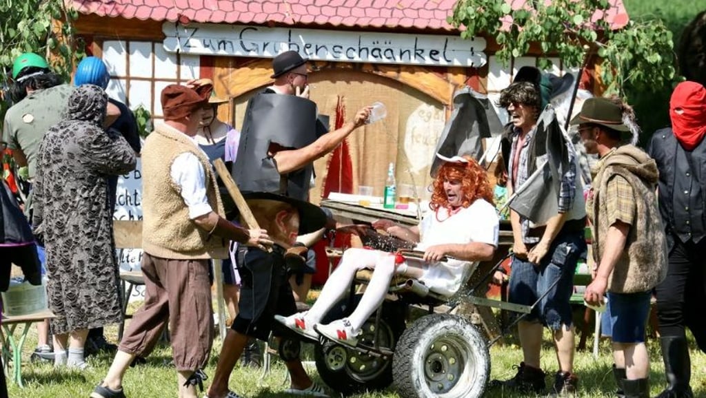 Auch in diesem Jahr wird es wieder ein Räuberspiel auf der Festwiese in Strenznaundorf geben.