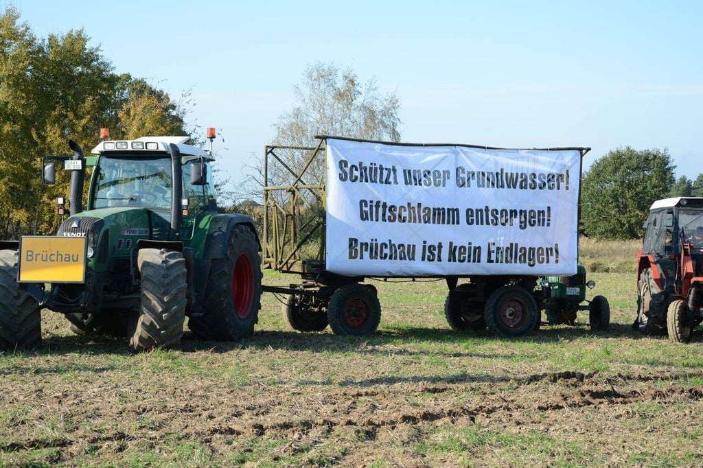 Demonstrationen zur Auskofferung der Bohrschlammgrube Brüchau gab es in der Vergangenheit immer wieder.