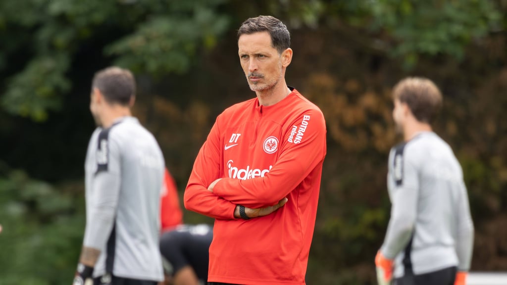 Dino Toppmöller bekam vorm Training am Donnerstagvormittag eine Infusion.