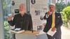 Markus Meckel (links) und Landtagspräsident Gunnar Schellenberger in der Ausstellung zu 75 Jahren Grundgesetz im Landtag: „Die beste Verfassung die sich die Deutschen je gegeben haben."