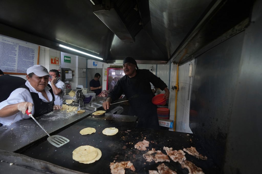 Auf das Wesentliche reduziert: der Taco-Imbiss „El Califa de León“.