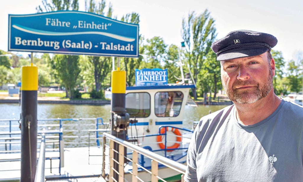 Tobias Massel ist neuer Fährmann in Bernburg.
