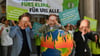Vor dem Oberverwaltungsgericht Berlin-Brandenburg protestierten Aktivisten der Deutschen Umwelthilfe.