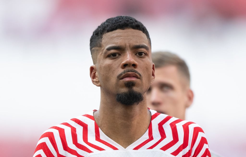 Leipzigs Benjamin Henrichs reagiert auf dem Platz.