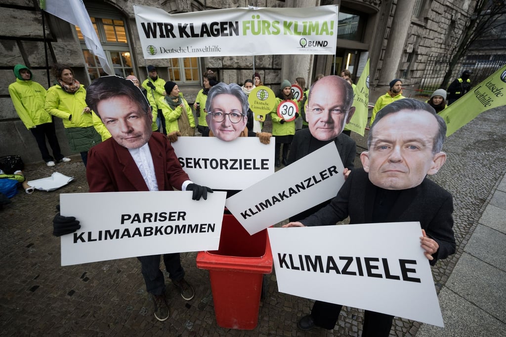 Im November 2023 hatte das OVG Berlin-Brandenburg geurteilt, dass die Regierung ein Klima-Sofortprogramm in den Sektoren Verkehr und Gebäude auflegen muss.
