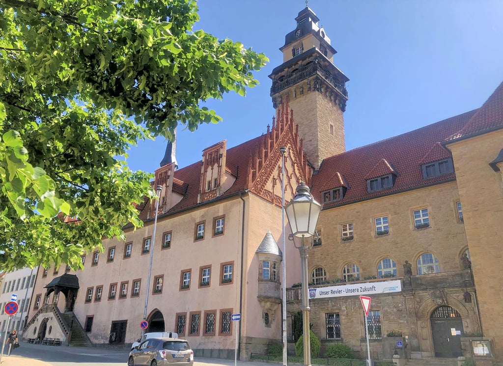 Der Stadtrat entscheidet ganz wesentlich, welche Politik im Rathaus in Zeitz gemacht wird. Am 9. Juni wird er neu gewählt. Mit welchen Schwerpunkten die Parteien um die Gunst der Wählerinnen und Wähler werben.