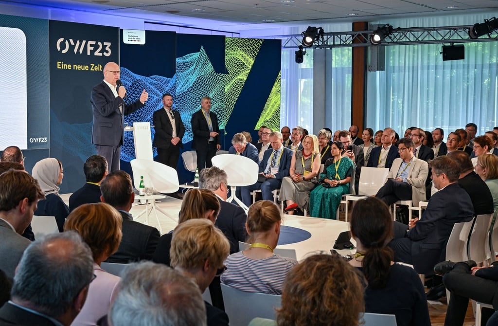 Dietmar Woidke, Ministerpräsident von Brandenburg, spricht auf dem Ostdeutschen Wirtschaftsforum.