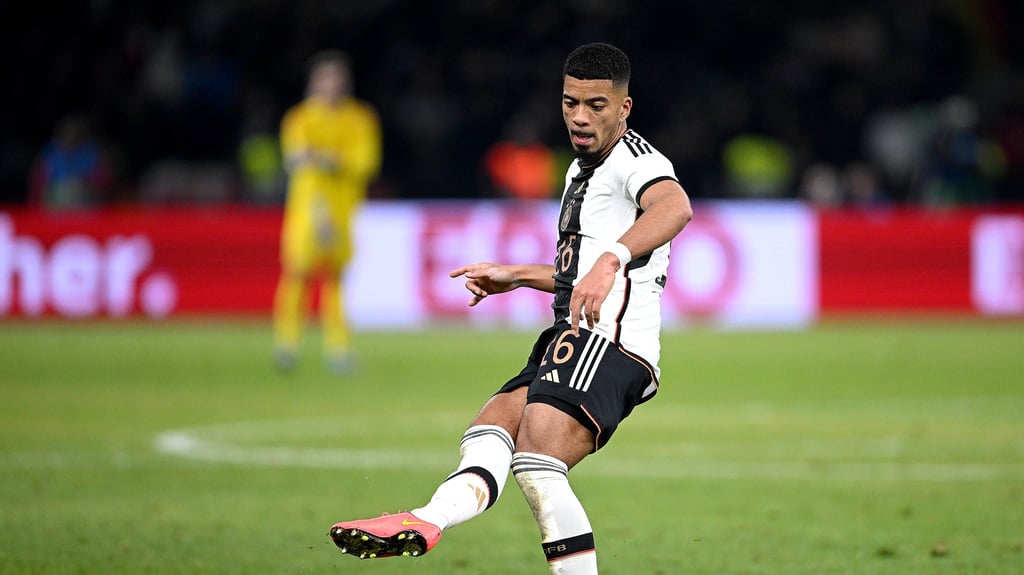 Benjamin Henrichs soll nicht noch die EM abwarten, um sich für oder gegen RB zu entscheiden.