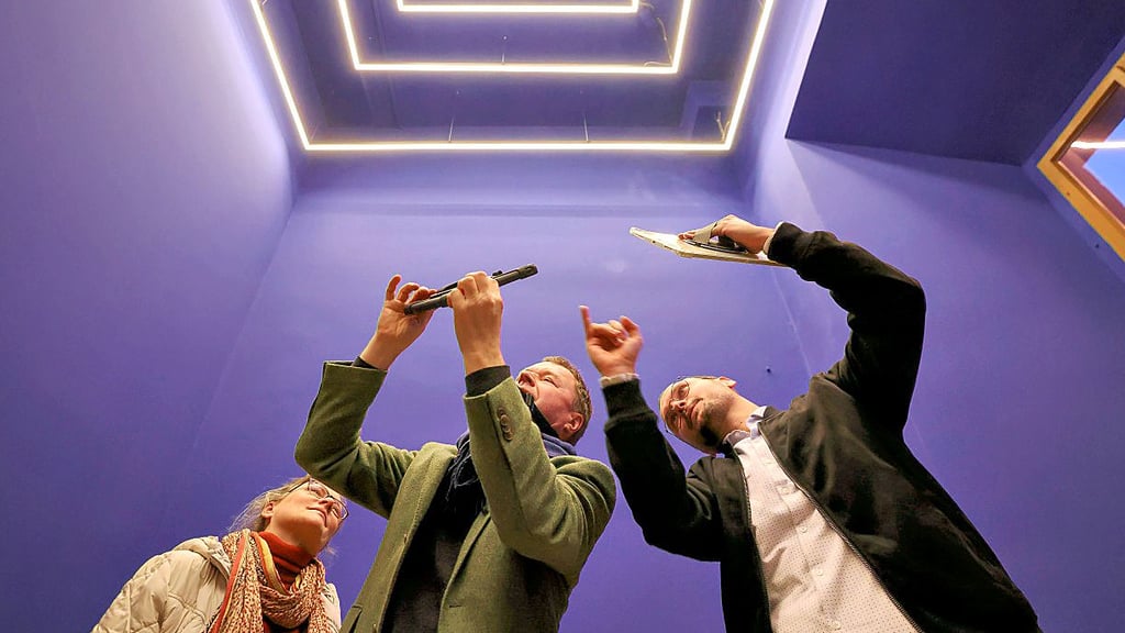 Das historische Spiegelkabinett im Museum Schloss Merseburg kann über Tablets mittels Augmented Reality erlebt werden - auch am Museumstag.