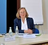 Monika Schwenke, Vorsitzende der Härtefallkommission Sachsen-Anhalt, berichtet in Magdeburg über das Jahr 2023.