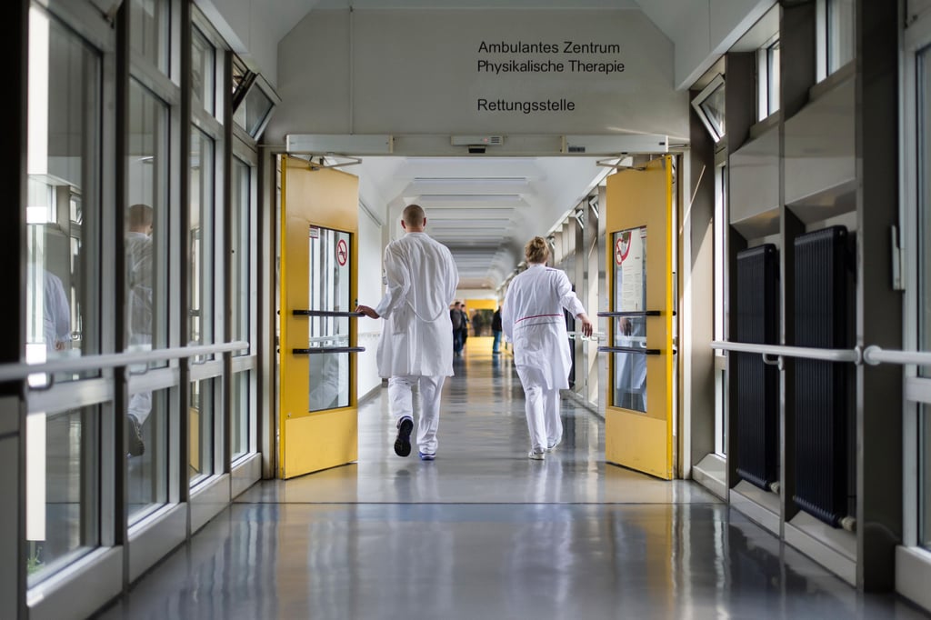 Die Dichte an Krankenhausbetten in Sachsen-Anhalt ist höher als im Bundesschnitt. Gleichzeitig fehlt es an Personal. Der Medizinische Dienst rät dringend zu Strukturreformen.