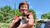 Carola Berger hält die Katze Lilly auf dem Arm und weiß: Das Tier hat eine Art sechsten Sinn. Die Tierschützerin möchte diese besondere Samtpfote in gute Hände vermitteln.