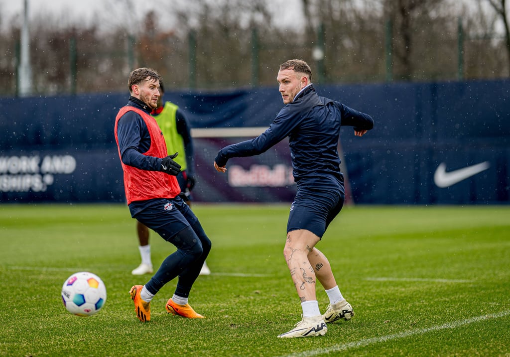 Christopher Lenz und David Raum im Training bei RB Leipzig.
