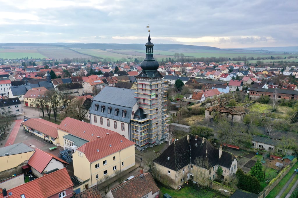 Symbolfoto - Blick auf die Johanniskirche in Allstedt.