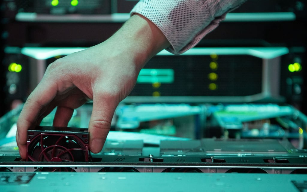 Die Zahl offener Stellen im Berufsfeld Informatik ist zum Vorjahr um ein Fünftel gesunken.