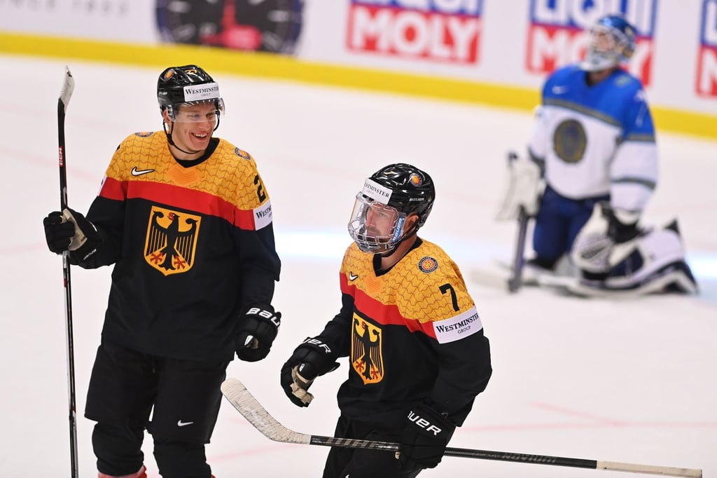 Maksymilian Szuber (l) freut sich auf das Spiel gegen Polen.