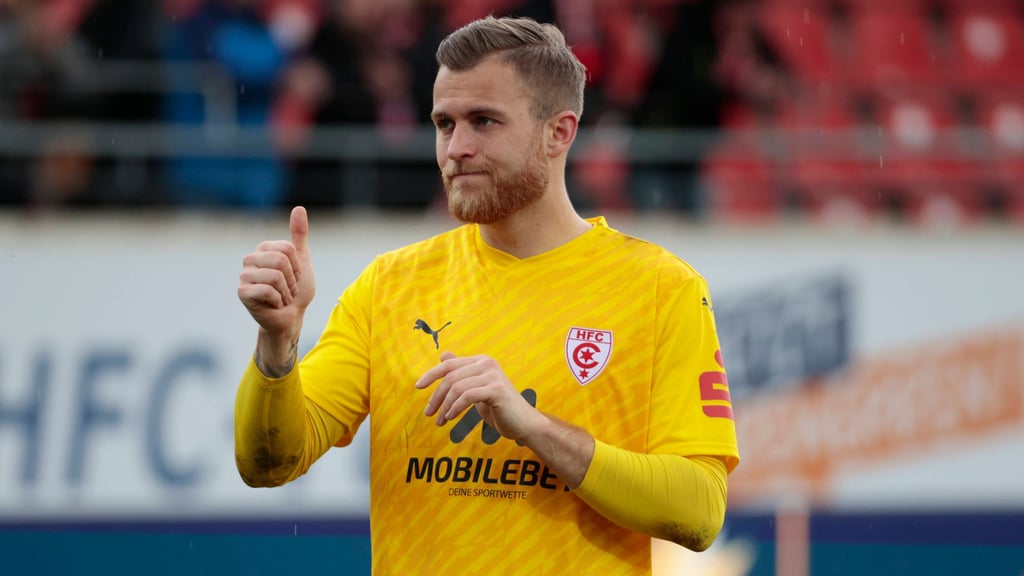 Sven Müller bleibt dem HFC trotz Abstieg erhalten.
