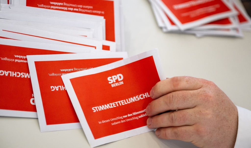 Bei der Stichwahl zum SPD-Parteivorsitz traten Martin Hikel und Nicola Böcker-Giannini gegen Kian Niroomand und Jana Bertels an.