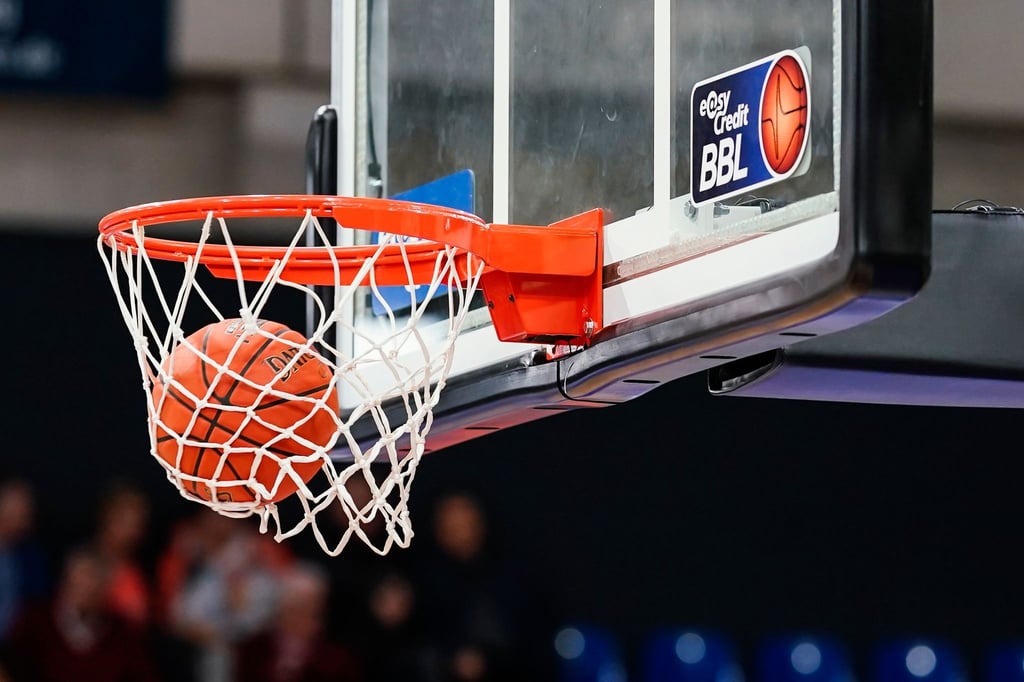 In der BBL laufen die Playoffs. Meister Ulm hat dabei einen Rückschlag hinnehmen müssen.