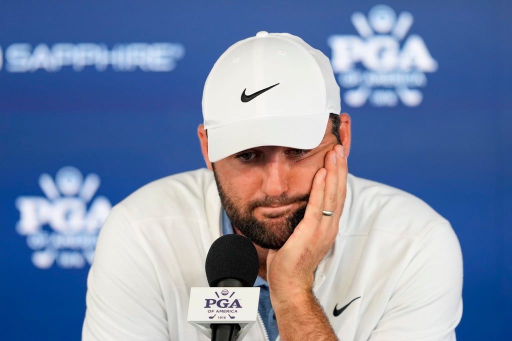 Scottie Scheffler gab nach der zweiten Runde der PGA Championship Auskunft über den Vorfall mit der Polizei.