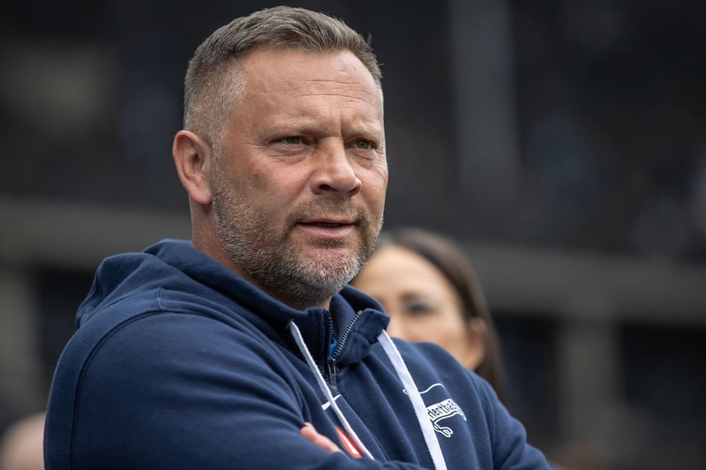 Trainer Pal Dardai von Hertha BSC kommt in das Stadion.