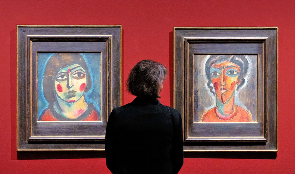 Die Arbeiten „Mädchenhaft“ (1913, l.) und „Mosaic“ (1913) von Alexej von Jawlensky sind in der Sonderausstellung im Kunstmuseum Moritzburg zu sehen. Sie gehören zur Sammlung Horn.