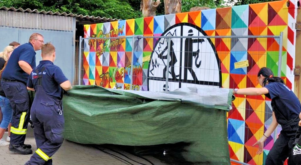 Das neue Wandbild wurde am Pfingstwochenende enthüllt und ist auch von der Straße aus zu sehen.