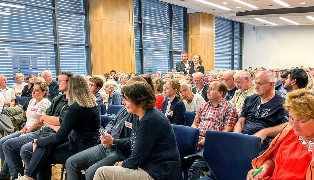 Viele Fragen, großes Interesse: Unterstützertreffen des Bündnisses Sahra Wagenknecht in Halle