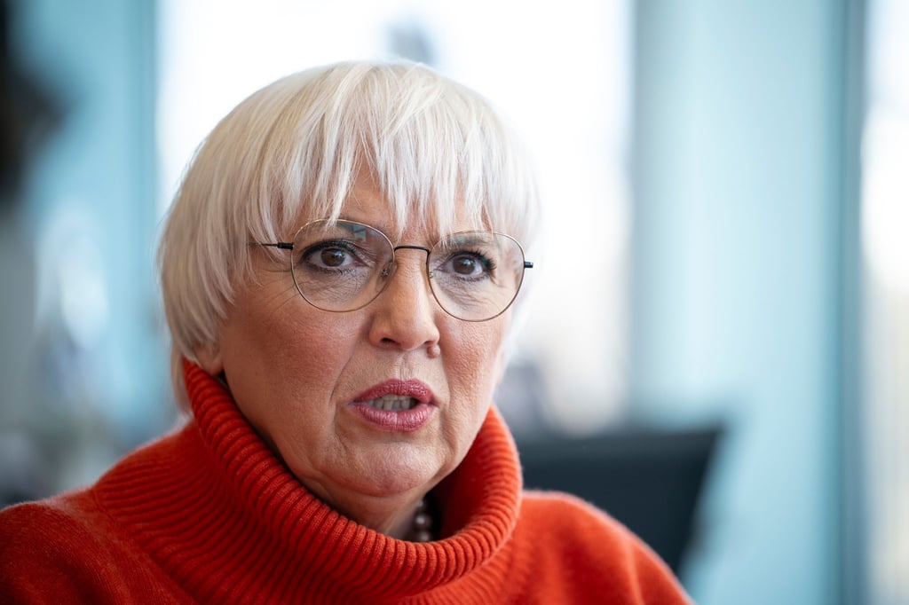 Claudia Roth (Bündnis 90/Die Grünen), Staatsministerin für Kultur und Medien, gibt ein Interview.