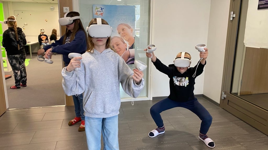 In Finnland testeten sich die Magdeburger Grundschüler beim Technik-Projekt mit VR-Brillen aus.