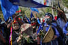 Frauen vom Volk der Mapuche in Chile trommeln für die Rückgabe von Land. Im Herbst wollen sich Landtagsabgeordnete aus Sachsen-Anhalt über den Konflikt informieren.