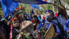 Frauen vom Volk der Mapuche in Chile trommeln für die Rückgabe von Land. Im Herbst wollen sich Landtagsabgeordnete aus Sachsen-Anhalt über den Konflikt informieren.