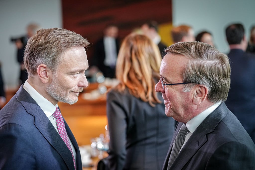 Zulagen für die Litauen-Brigade sorgen für Unstimmigkeiten zwischen Lindner (l) und Pistorius (Archivbild).