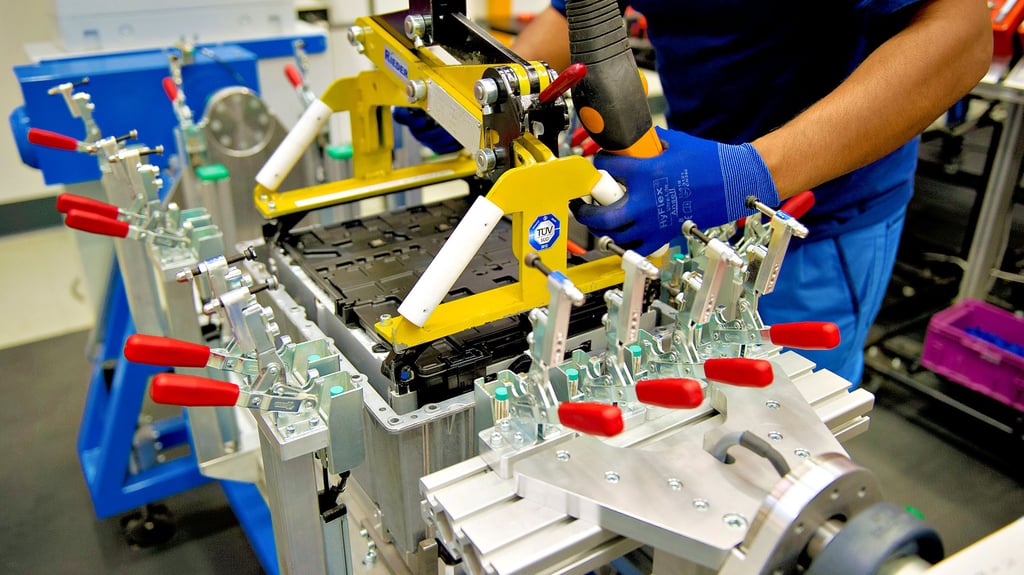 Viele Elektrofahrzeuge werden mit Lithium-Ionen-Batterien betrieben. In Wernigerode sollen solche Batterien künftig recycelt werden.