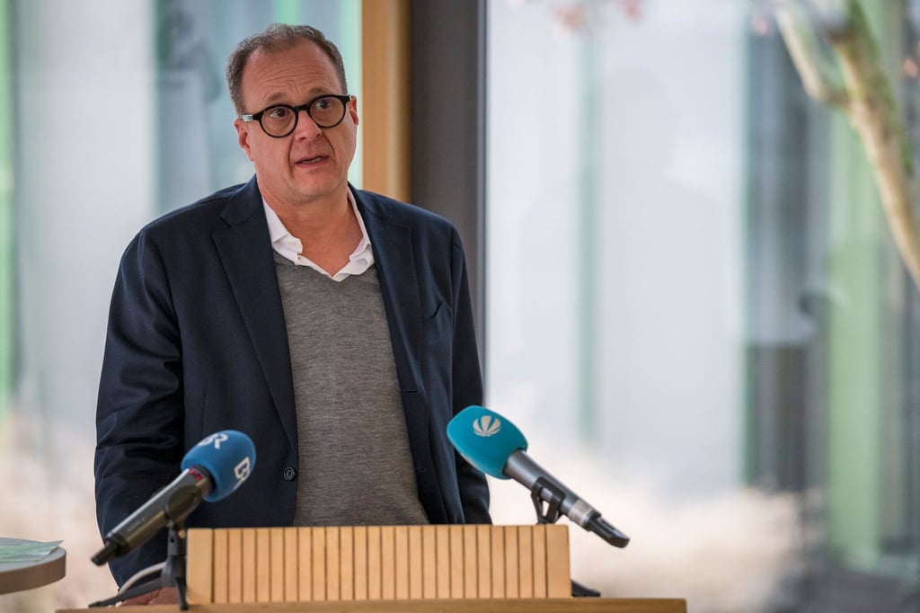 Martin Mucha, Generalbevollmächtigter, spricht bei einer Pressekonferenz.