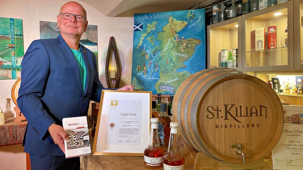 Roman Behrens ist mit seiner Whisky Bar „The Malt Club“ im Hotel Behrends beim Wettbewerb „Beste Whiskybar Deutschlands 2024“ nominiert worden.