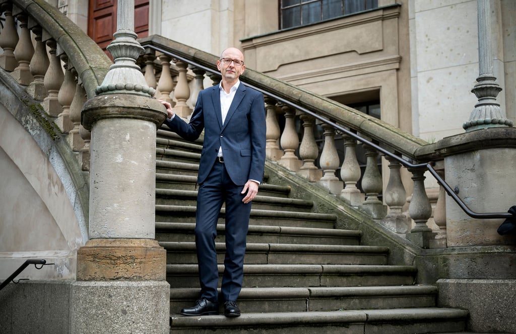 Lucas Flöther aus Halle will Esprit retten.