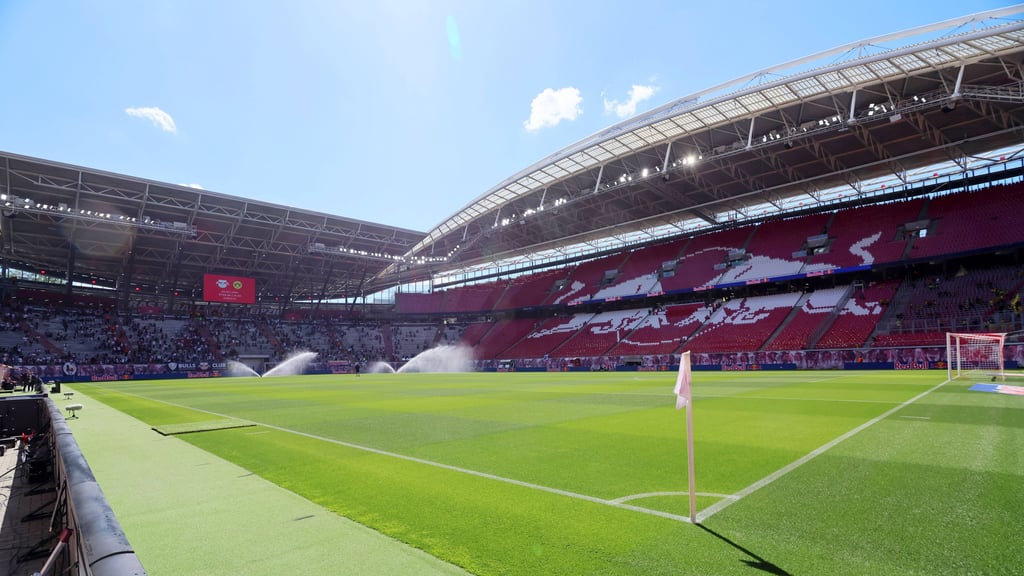 Die Red-Bull-Arena in Leipzig wird zum Endspiel der Conference League 2026 sicher gut gefüllt sein.