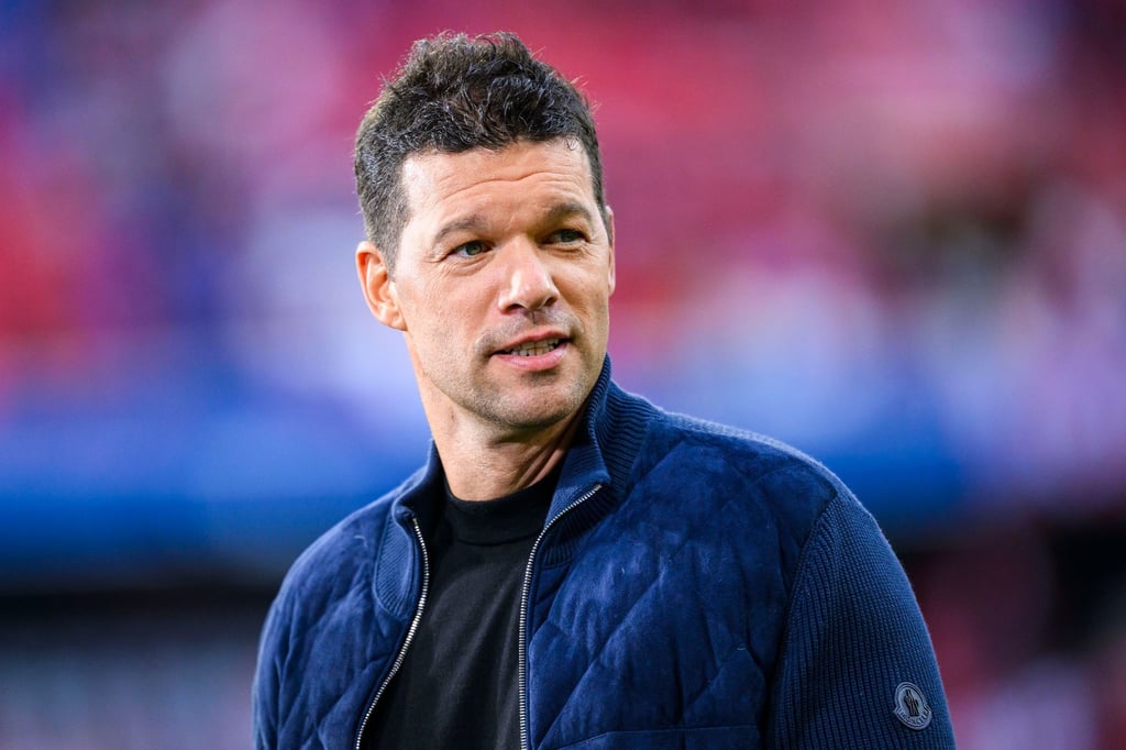 Der FC Bayern müsse eingreifende Veränderungen am Kader vornehmen, findet Michael Ballack.