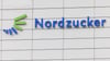 Der Schriftzug „Nordzucker“ und das Nordzucker-Logo sind an einer Wand des Unternehmenssitzes der Nordzucker AG angebracht.