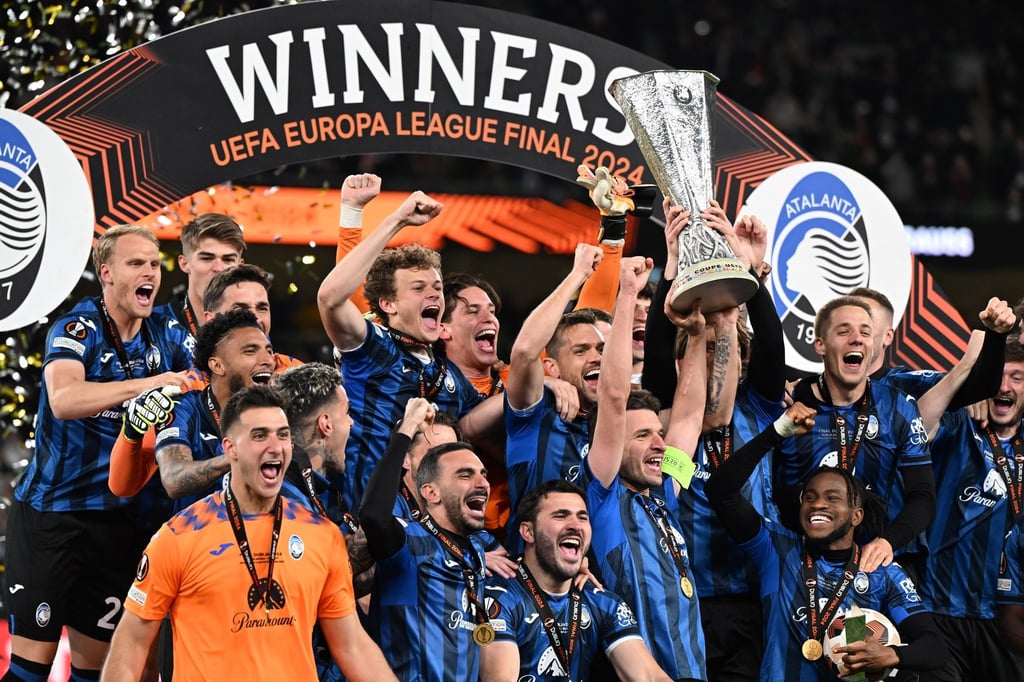 Die Bergamo-Profis bejubeln den Titelgewinn in der Europa League.