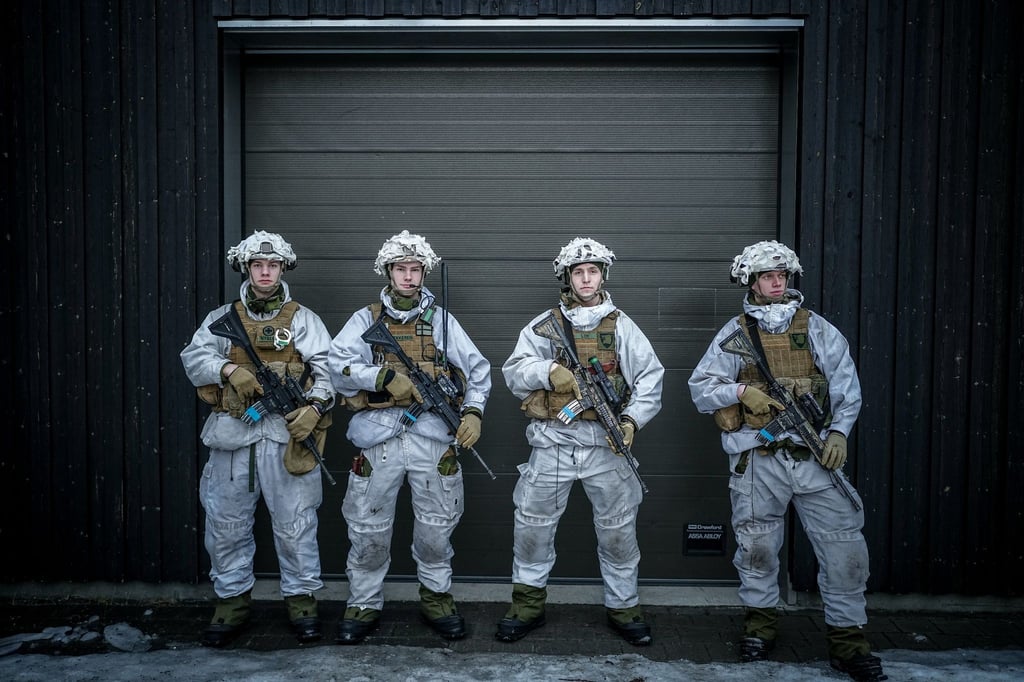 Norwegische Grenzsoldaten an einer Grenzstation.