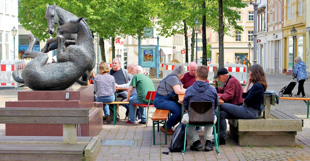 Beim Innenstadt-Workshop der Friedrich-Ebert-Stiftung in Zeitz waren die Teilnehmer unterwegs und benannten drei Schwerpunkte.
